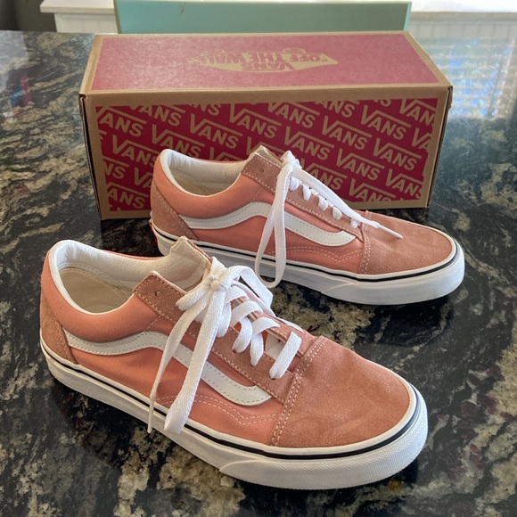 Van’s Classic Old Skool Sneakers - Picture 4 of 7